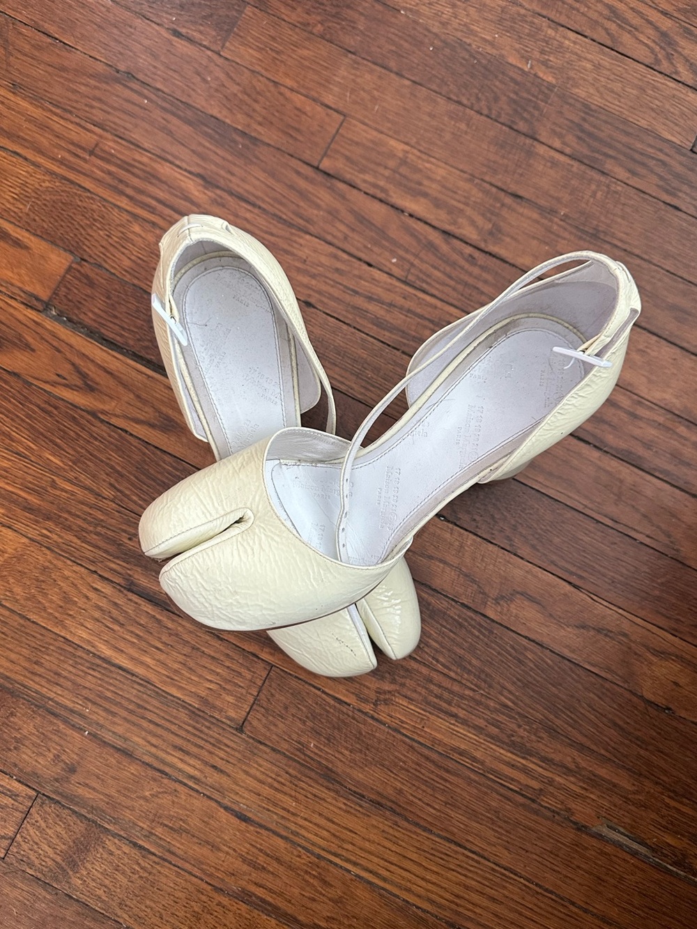 Maison Margiela Cream Patent Leather D'Orsay Pumps